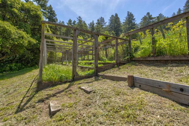 5090 La Honda Road,  CA: https://media.crmls.org/mediaz/37943649-6f06-43b7-b8b9-95000c0d1e7c.jpg