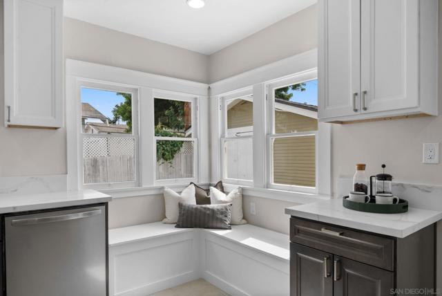 4646 48 Cherokee Avenue, San Diego CA: https://media.crmls.org/mediaz/3794b93d-6e0b-4242-97d9-f2af22ce46da.jpg