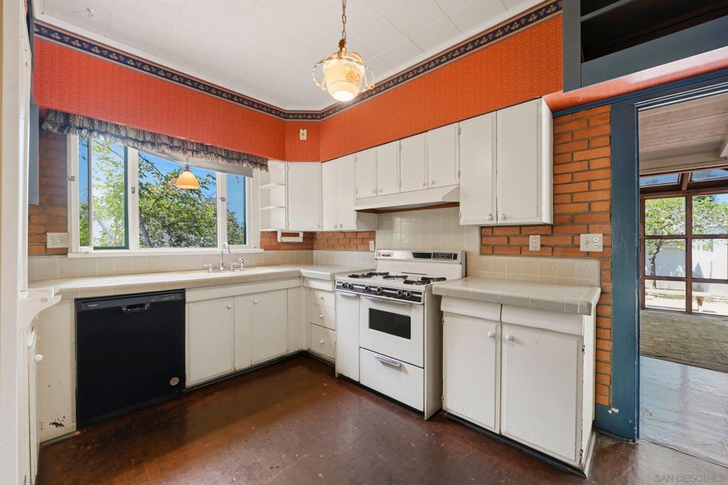 528 6th Ave. - photo 9