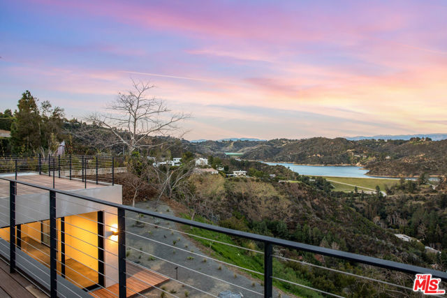 1448 STRADELLA Road, Los Angeles CA: https://media.crmls.org/mediaz/3794f79e-02eb-4a67-b1f0-182e59e05f3b.jpg