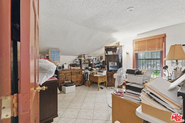 128 N St Andrews Place, Los Angeles CA: https://media.crmls.org/mediaz/37957afc-81f6-4ff6-a8f1-8dd59964138e.jpg