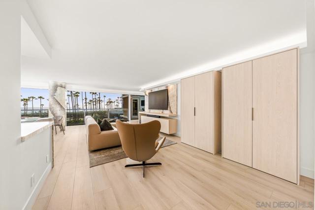 1820 Avenida Del Mundo, Coronado CA: https://media.crmls.org/mediaz/3795ae93-236b-4c65-8c7e-2e4bb112f75e.jpg