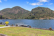 800 Lake Sherwood Drive, Lake Sherwood CA: https://media.crmls.org/mediaz/37961ea6-edd9-435c-934c-d9935d21cf62.jpg