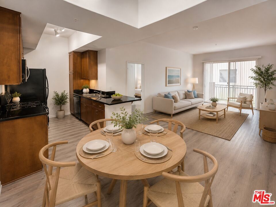 4060 Glencoe Avenue Unit 312