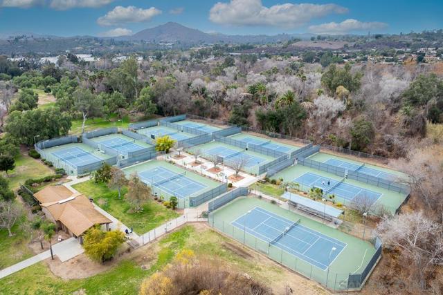2927 Lawrence Ln, Escondido CA: https://media.crmls.org/mediaz/37965ebb-d64a-4d4a-9a67-11bb4f0bf61b.jpg