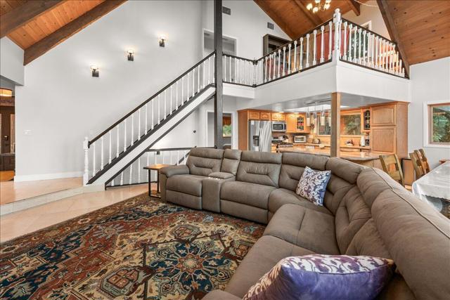 27621 Cedarwood Drive, Lake Arrowhead CA: https://media.crmls.org/mediaz/37965f0a-0877-423e-b61f-d124218bc833.jpg