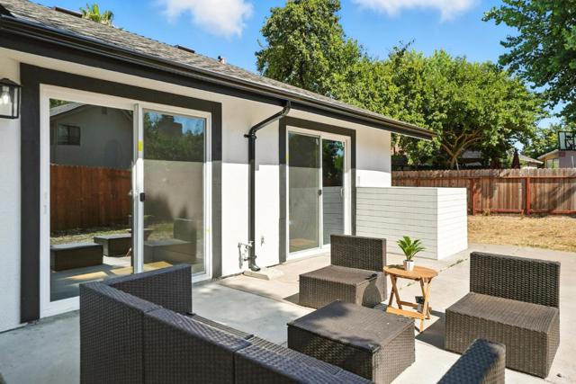 1190 Rio Norte Way, Sacramento CA: https://media.crmls.org/mediaz/3796e8d3-e724-4fab-98d6-8e2f81a6eb9c.jpg
