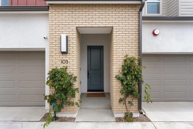 Detail Gallery Image 3 of 24 For 7661 University Ave #103,  La Mesa,  CA 91942 - 3 Beds | 2/1 Baths