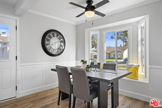 KITCHEN DINING AREA