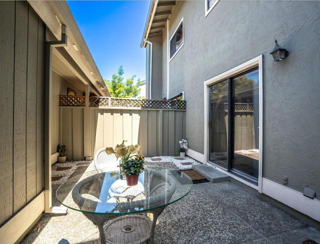 843 Juno Lane, Foster City CA: https://media.crmls.org/mediaz/37989a8d-6afa-41e1-a3a8-617dc9ca4190.jpg
