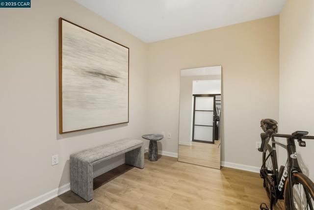 200 2nd St, Oakland CA: https://media.crmls.org/mediaz/3798bba7-56f9-4e45-bd5d-acebc4f7c750.jpg