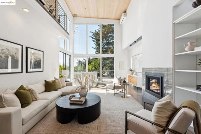 2861 Chelsea Drive, Oakland CA: https://media.crmls.org/mediaz/3798c5d3-d5ca-4c2f-8e74-0358369ad450.jpg