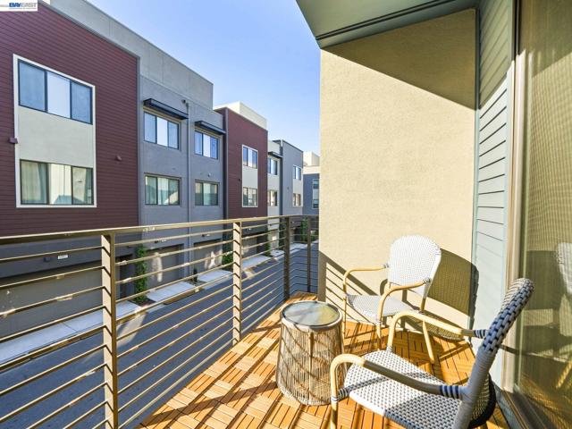 3265 Internet Cmn, Fremont CA: https://media.crmls.org/mediaz/37997a99-de0e-4e94-8f82-81ce80c70e96.jpg