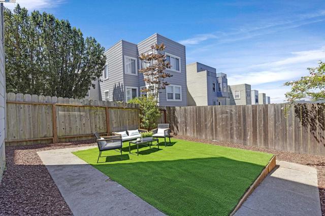 4134 Fulton St, San Francisco CA: https://media.crmls.org/mediaz/379ab0b9-ad83-48f6-83de-96bb5fdf2bbf.jpg