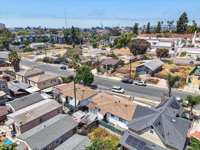 539 45 S 36th Street, San Diego CA: https://media.crmls.org/mediaz/379ae4c0-d6ef-4b29-a95b-f11315ecb1b4.jpg
