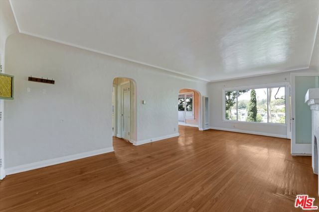 2461 McCready Avenue, Los Angeles CA: https://media.crmls.org/mediaz/379b1c2c-e719-420f-981c-ca1be93d9b44.jpg
