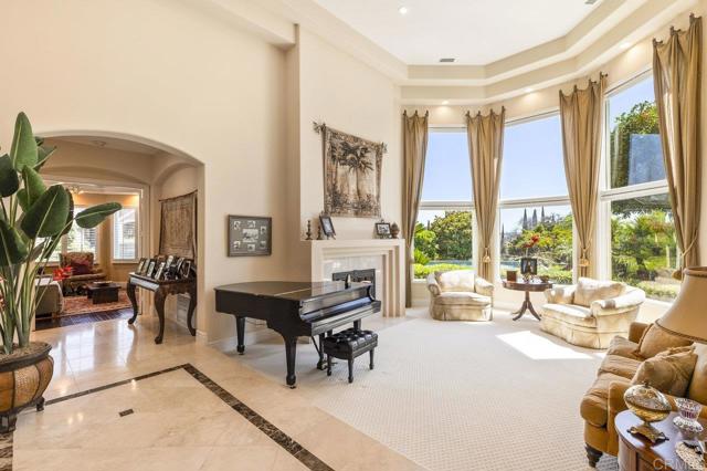 14963 Huntington Gate Drive, Poway CA: https://media.crmls.org/mediaz/379b2cb3-55ac-4642-ab19-bb31a5affb4c.jpg