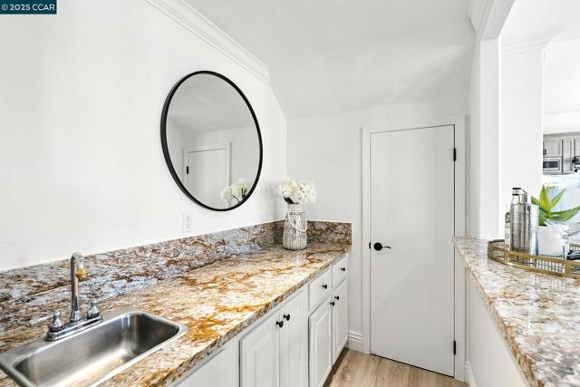 1023 Pebble Beach Dr, Clayton CA: https://media.crmls.org/mediaz/379b5e04-f32e-4aba-b605-d259b329d3fb.jpg