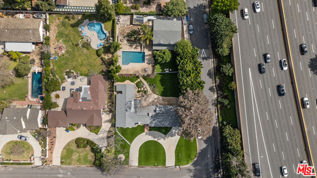 5656 Penfield Avenue, Woodland Hills CA: https://media.crmls.org/mediaz/379b7baf-a376-47bd-ab13-d5b9dd85012a.jpg