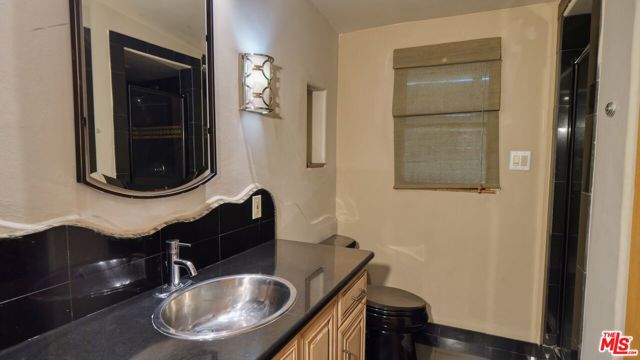 5803 Wooster Avenue, Los Angeles CA: https://media.crmls.org/mediaz/379bbe40-8a83-47db-acc6-edbaccdaf4b1.jpg