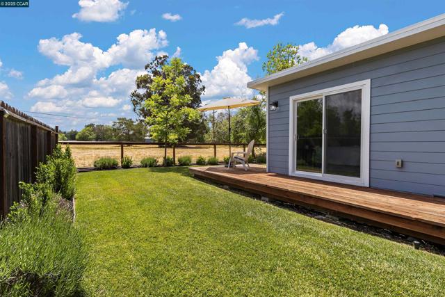 225 Babette Ct, Pleasant Hill CA: https://media.crmls.org/mediaz/379bddda-06f1-4bd1-aa75-773ef12965e9.jpg