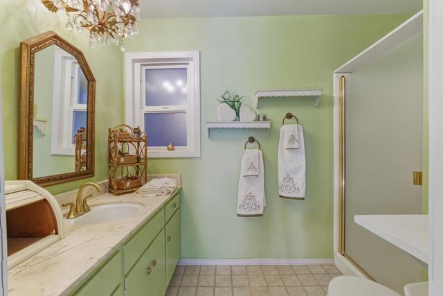 Detail Gallery Image 20 of 58 For 1637 Oak Hill, Escondido,  CA 92027 - 3 Beds | 2 Baths