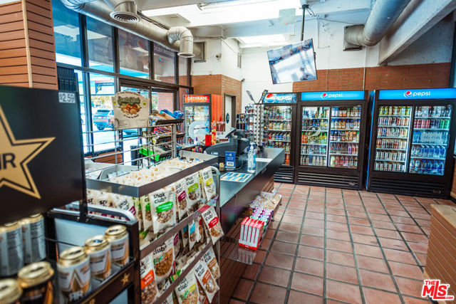 23156 Los Alisos Boulevard, Mission Viejo CA: https://media.crmls.org/mediaz/379e30e2-7764-42bc-ba0c-9e6508604c74.jpg
