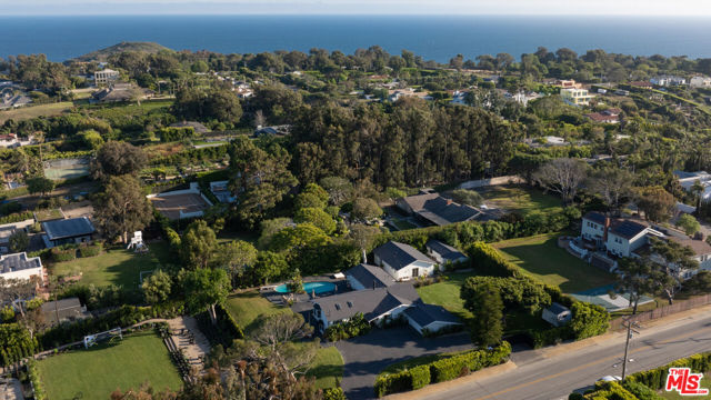 29172 Grayfox Street, Malibu, California 90265, 6 Bedrooms Bedrooms, ,4 BathroomsBathrooms,Single Family Residence,For Sale,Grayfox,24405885