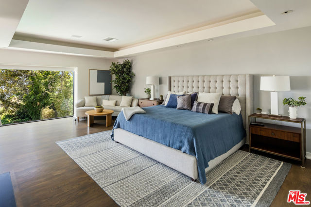 8540 Hedges Way, Los Angeles CA: https://media.crmls.org/mediaz/379fdd23-01b7-4460-8644-940561f91a19.jpg