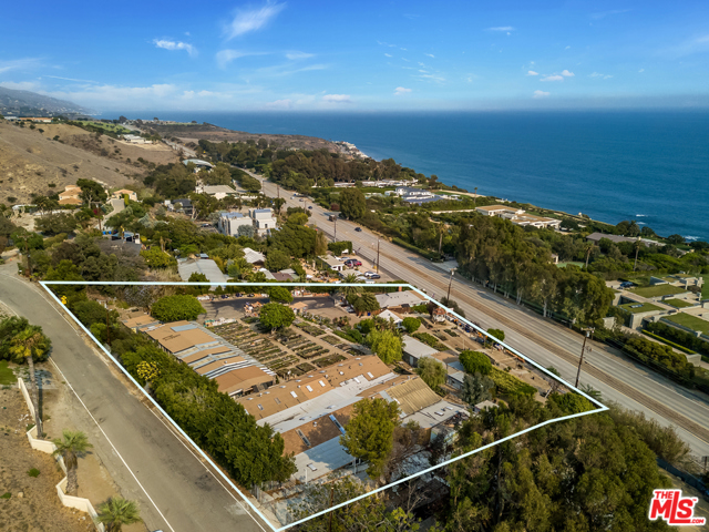 Listing photo id 19 for 25019 Pacific Coast Highway