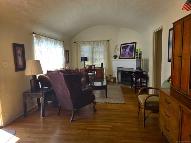 Image 4 of 20 For 676 J Ave  