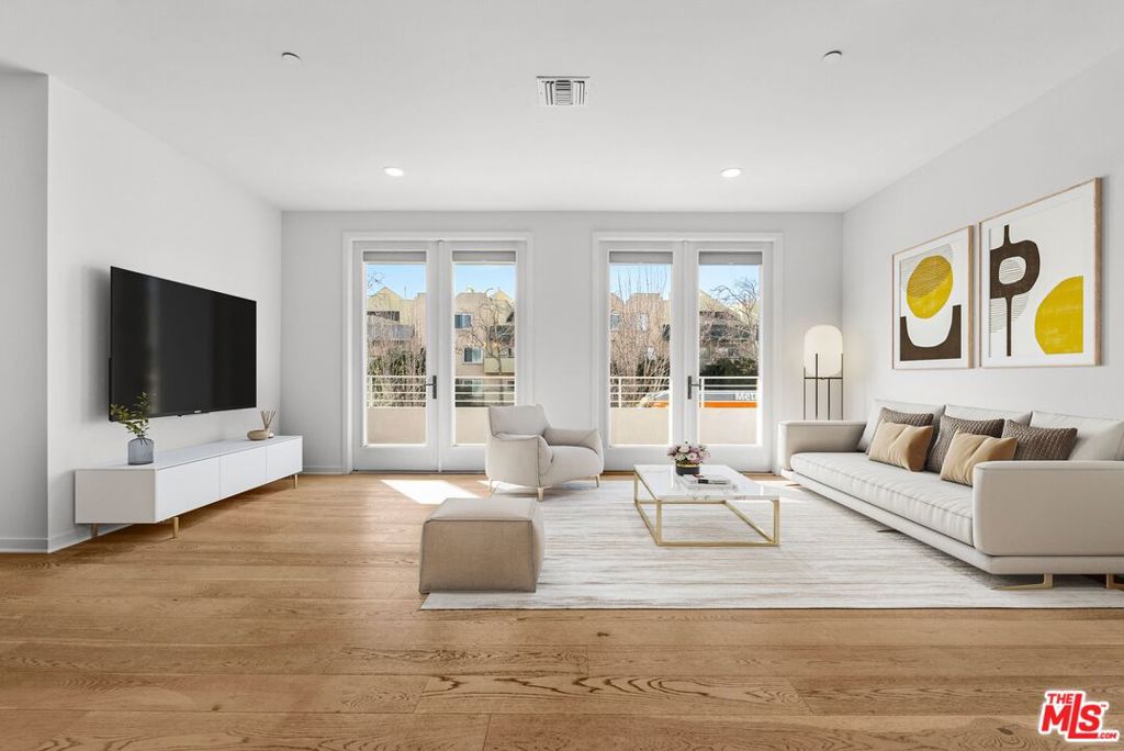 4240 Laurel Canyon Boulevard #201