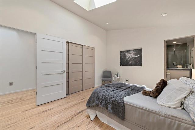 135 Lynton Avenue, San Carlos CA: https://media.crmls.org/mediaz/37a176ae-751a-4339-8230-812fb121307f.jpg