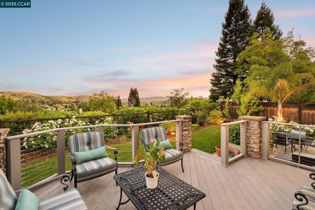 4040 Westminster Pl, Danville CA: https://media.crmls.org/mediaz/37a1b1a6-c9a4-4194-8157-ab7649e2c227.jpg