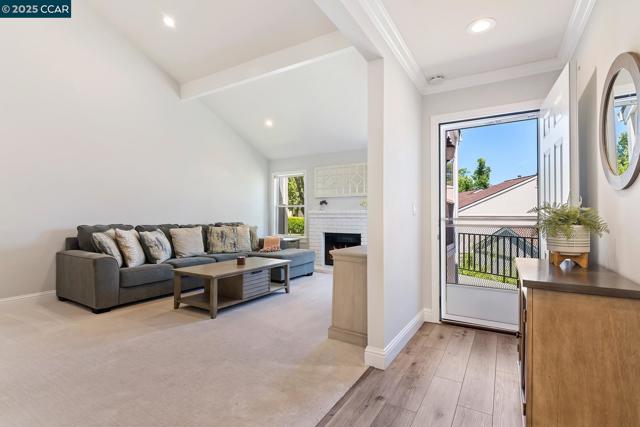 341 Scottsdale Rd., Pleasant Hill CA: https://media.crmls.org/mediaz/37a2cbd9-7f91-47c2-b19b-5867bf091772.jpg