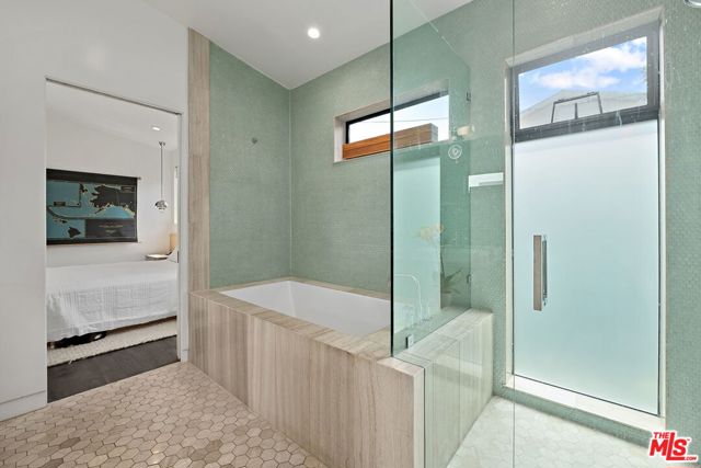 4276 Campbell Drive, Los Angeles CA: https://media.crmls.org/mediaz/37a2d7e6-fe60-4cf4-b78a-e8bbeef90bb2.jpg
