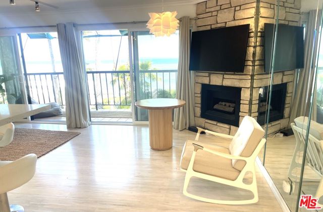 26668 Seagull Way, Malibu CA: https://media.crmls.org/mediaz/37a41ce8-d1f8-4d45-9935-88deceef037f.jpg