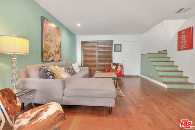 5920 Chula Vista Way, Los Angeles CA: https://media.crmls.org/mediaz/37a46500-2a70-468f-ba33-696f66b45722.jpg