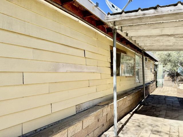 45860 Coyote Street, Banning CA: https://media.crmls.org/mediaz/37a4869b-c236-4a43-9861-bb39c0146844.jpg