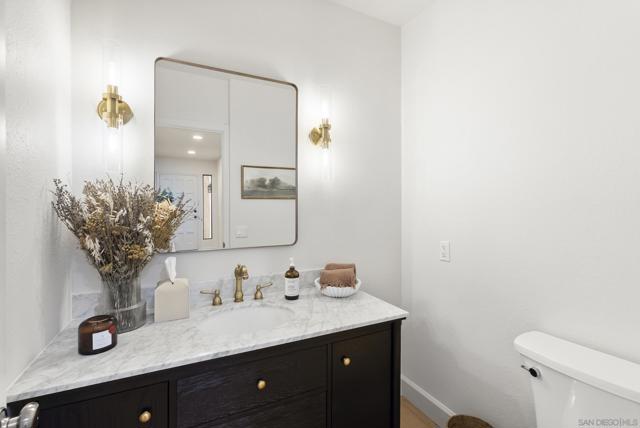 6489 Caminito Catalan, La Jolla CA: https://media.crmls.org/mediaz/37a4d091-8dca-407a-bb14-5708d7ae3f4b.jpg