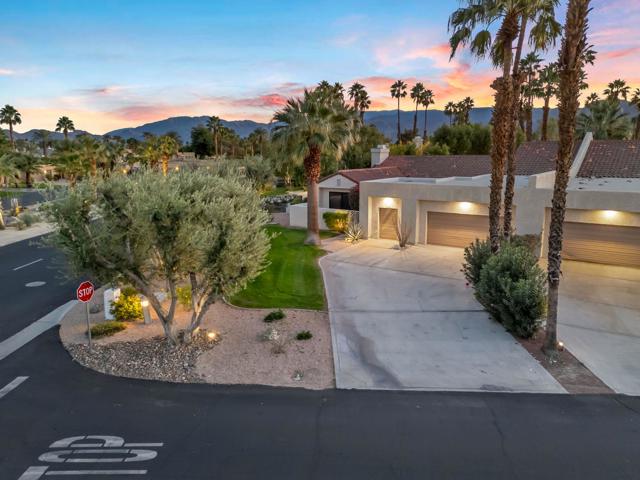 10605 Wimbledon Drive, Rancho Mirage CA: https://media.crmls.org/mediaz/37a4e039-2019-4ac7-b8e2-a5f3d6ae6208.jpg