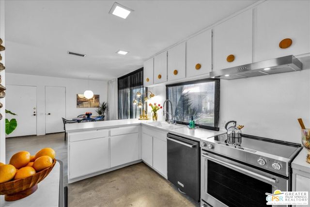 2530 N Whitewater Club Drive #A, Palm Springs, CA 92262