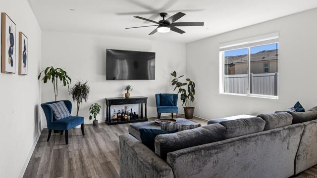 27924 Barley Court, Valley Center CA: https://media.crmls.org/mediaz/37a60def-bba6-4125-ba7f-b4e1aa763753.jpg