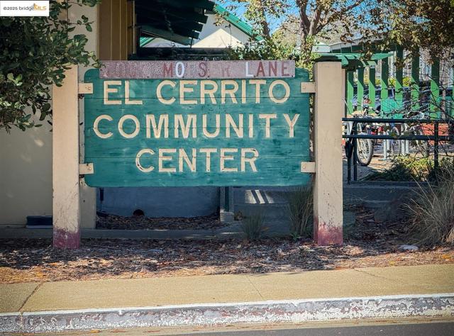 1130 Richmond ST, El Cerrito CA: https://media.crmls.org/mediaz/37a672a0-8728-40f5-8ac2-9333ab6441d2.jpg