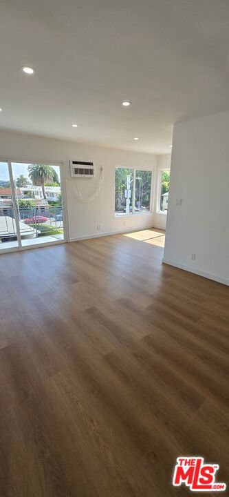 1308 N Poinsettia Place, Los Angeles CA: https://media.crmls.org/mediaz/37a6aa4e-ab58-4fdd-bb1b-aea4a0234f51.jpg