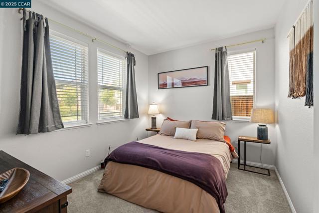 158 Wooley Creek Way, Brentwood CA: https://media.crmls.org/mediaz/37a7156a-7aa3-49ff-abbe-56d6f8b6010c.jpg