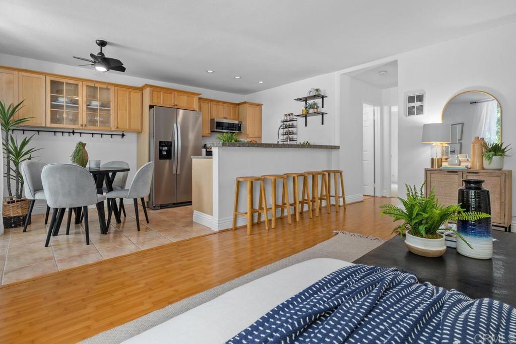 2850 Reynard Way - photo 9