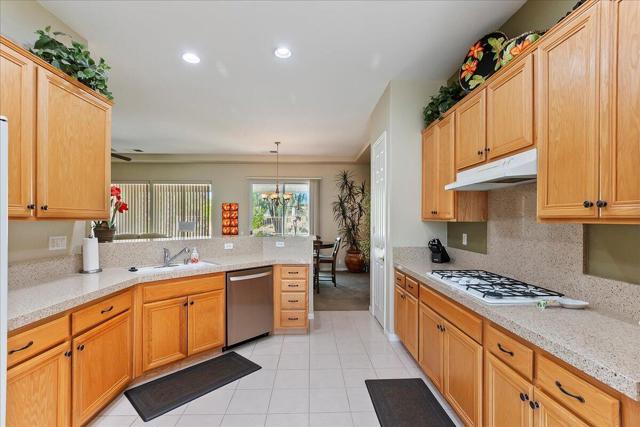 43539 Corte Del Oro, La Quinta CA: https://media.crmls.org/mediaz/37a7ae68-e26c-4eba-866d-8b995ca248e7.jpg