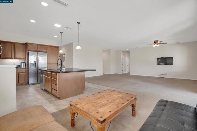 1030 Clear Lake Dr, Oakley CA: https://media.crmls.org/mediaz/37a7f981-ff33-4020-9e90-fbd33017a90c.jpg