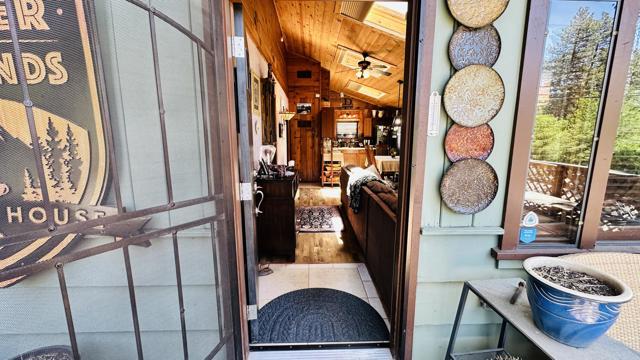53545 Tollgate, Idyllwild CA: https://media.crmls.org/mediaz/37a8c9e2-ce73-488f-9eb8-808085167a66.jpg